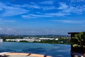 Unclassified image, 3 of 16, button - Macrolink 2B2R 7 pax Condo Medini near legoland (Iskandar Puteri)