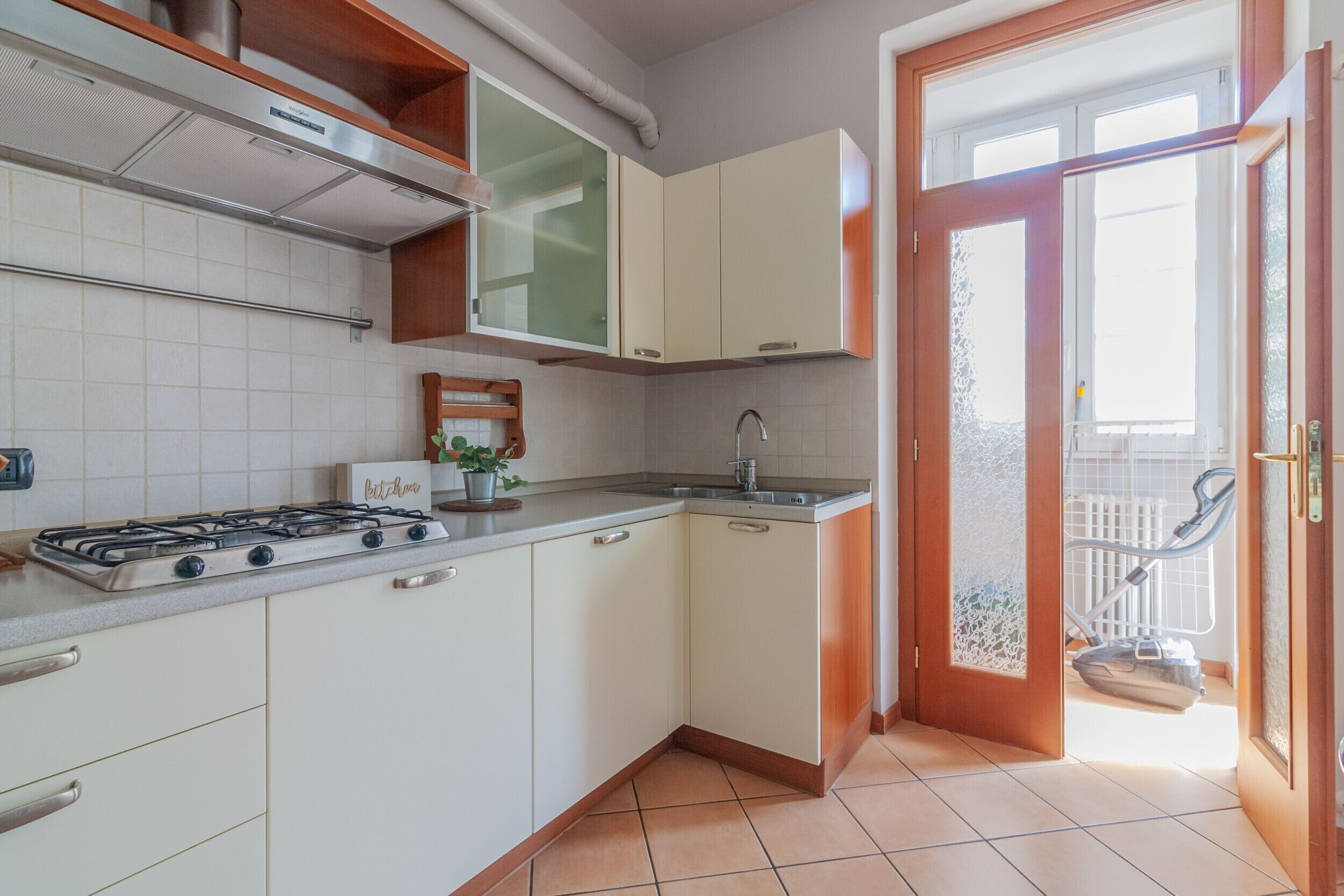 Frigorifero, microonde, forno, lavastoviglie