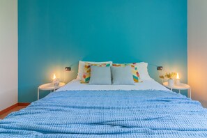 1 habitación, tabla de planchar con plancha, wifi gratis y ropa de cama 