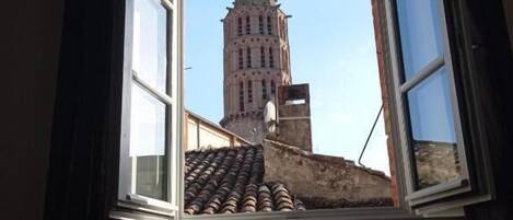 Kahden hengen classic-huone, kaupunkinäköala | Työpöytä, ilmainen Wi-Fi