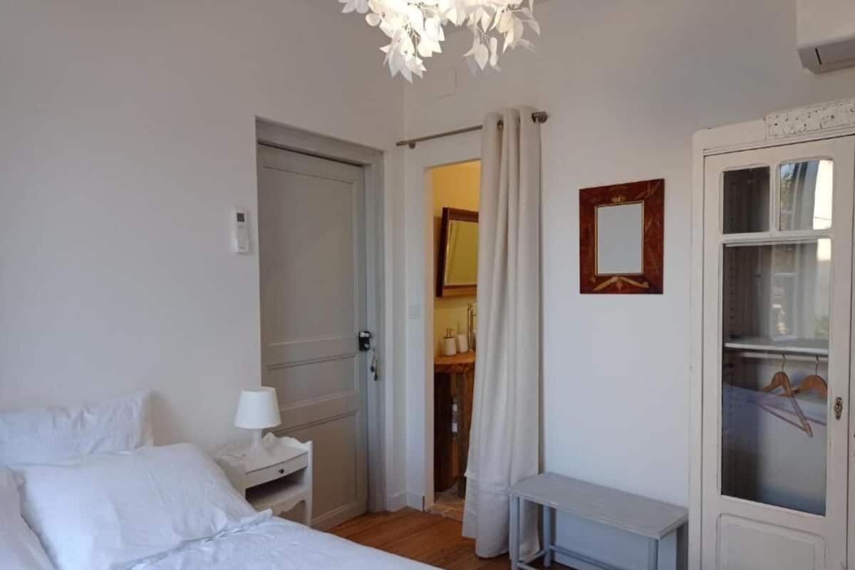 Double Room, Garden View | Desk, free WiFi