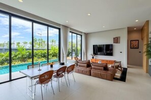 Room - Long One - Chalong 3 Bedroom Sea View Pool Villa (Phuket)