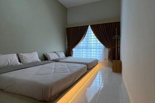 PoloStay Landed House 4 Room for 10 pax