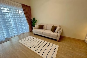 Unclassified image, 5 of 17, button - PoloStay Landed House 4 Room for 10 pax (Ipoh)