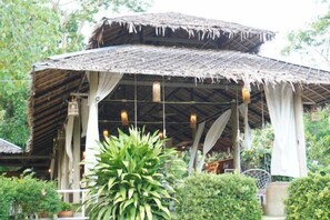 Interior - Cheiwlan Camp & Resort (Ban Ta Khun)