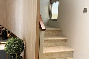 Unclassified image, 4 of 5, button - Premium Luxury Home At Golf Island PIK (North Jakarta)