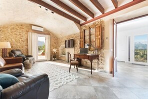 Room - CAN JAUME FUSTER - Great house with breath-taking views and private pool Free WiFi (Buger)