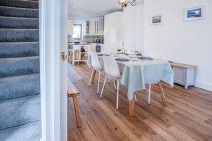 Room - Nottage Road - 3 Bedroom Holiday Home - Mumbles (Newton)