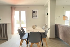 Apartment | In-room dining - Spacieux Appartement a Dely Brahim (Algiers)