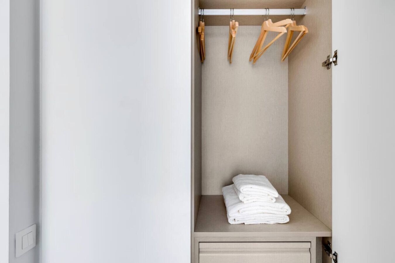 Tabla de planchar con plancha y wifi gratis 