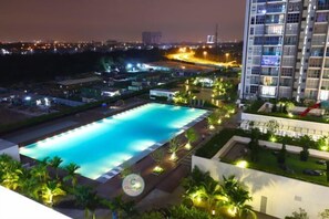 حمام سباحة خارجي