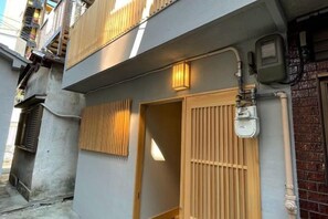 Unclassified image, 2 of 31, button - Tamatsukan/Namba 6mins/Universal Studio 37 mins/Tsuruhashi 7mins/Nara30min (Osaka)