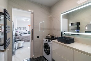 Interior - Modern Luxury Loft Newly Renovated (Solares)