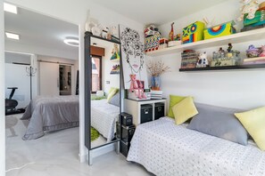 2 chambres, fer et planche à repasser, Wi-Fi, draps fournis