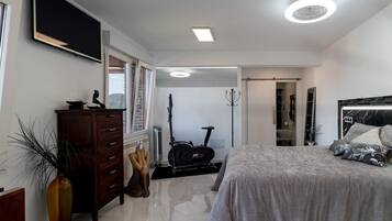 Fer et planche Ă  repasser, Wi-Fi, draps fournis