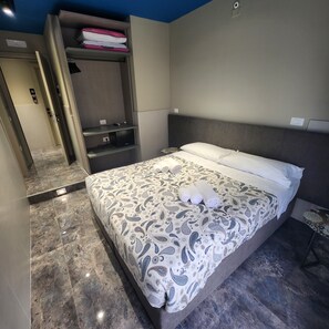 Habitació doble o amb dos llits individuals panoràmica, vistes al mar | Wifi gratuïta 