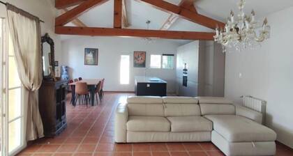 Villa - Pool - 3 Bedrooms - Garden