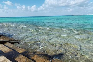 Unclassified image, 2 of 5, button - 15 Minutes to Airport~1 Minute Walk to Beach YeHeJu (Itoman)