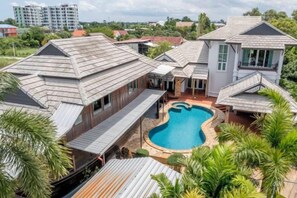 Unclassified image, 3 of 25, button - Royal Boat Pool Villa - Pattaya (Pattaya)