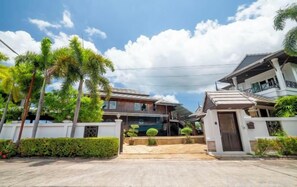 Unclassified image, 2 of 25, button - Royal Boat Pool Villa - Pattaya (Pattaya)