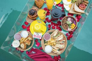 Hồ bơi ngoài trời