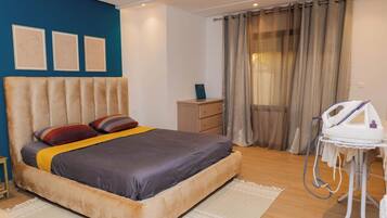 3 bedrooms, iron/ironing board, Internet, bed sheets