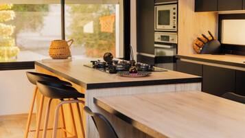 Mikrowelle, Ofen, Herdplatte, Geschirrspüler