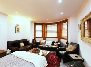 9 Schlafzimmer, Bügeleisen/Bügelbrett, WLAN, Bettwäsche