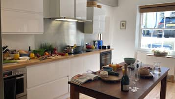 Mikrowelle, Ofen, Herdplatte, Geschirrspüler