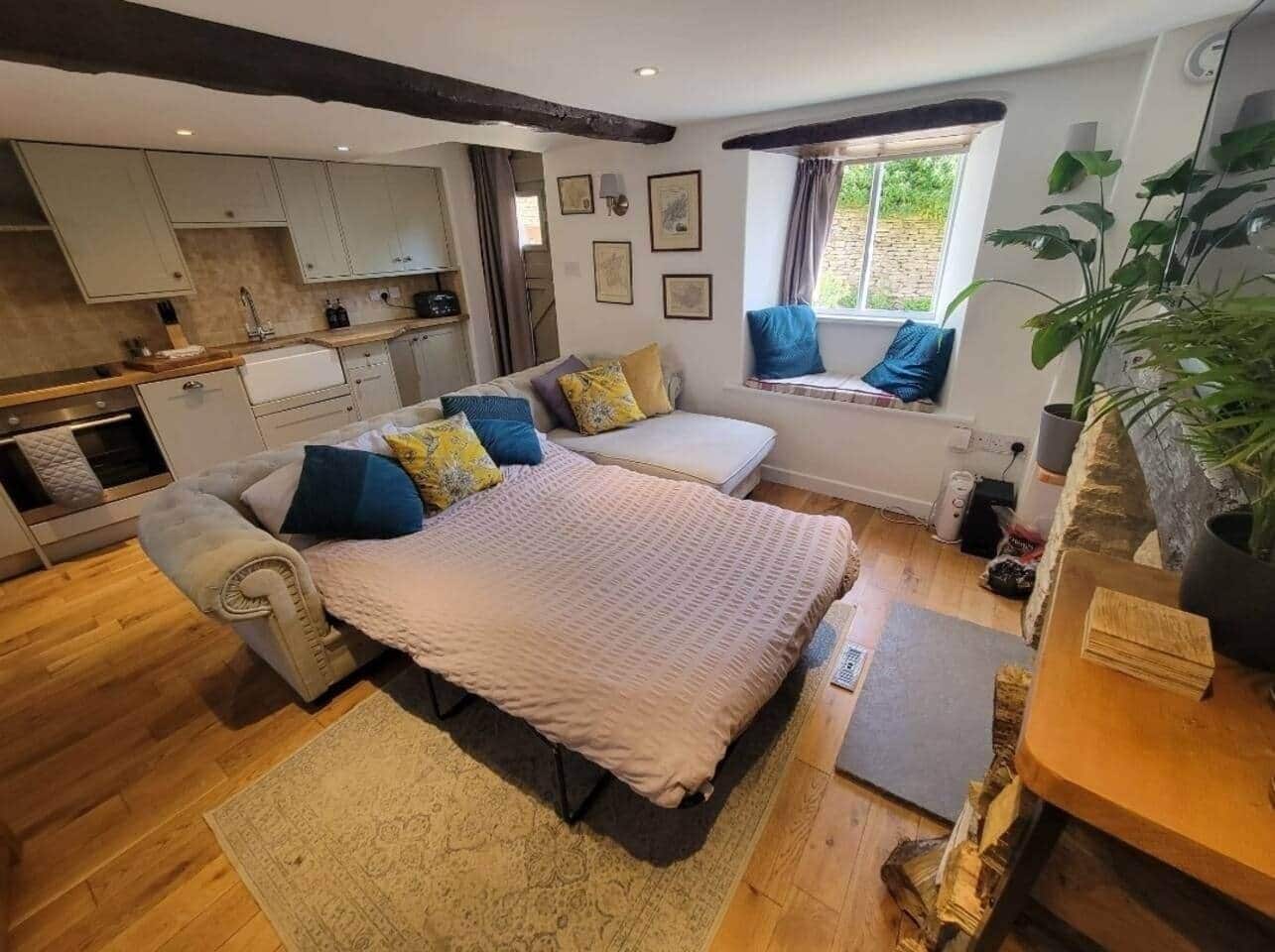 2 habitaciones, tabla de planchar con plancha, wifi y ropa de cama 