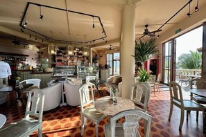 Restaurant - Ocean view 1-bedroom full furnished apartment southern Phu Quoc (Phu Quoc Island)
