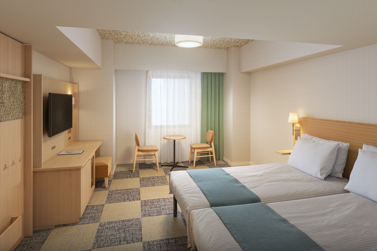 In-room safe, free WiFi, bed sheets