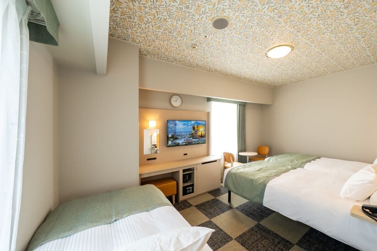 Standard Twin Room, Non Smoking, Corner | In-room safe, free WiFi, bed sheets