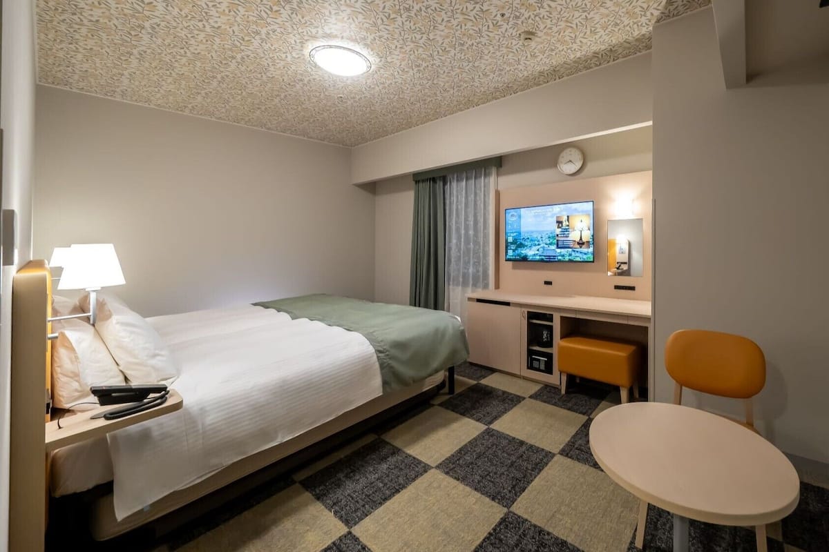 Coffres-forts dans les chambres, Wi-Fi gratuit, draps fournis