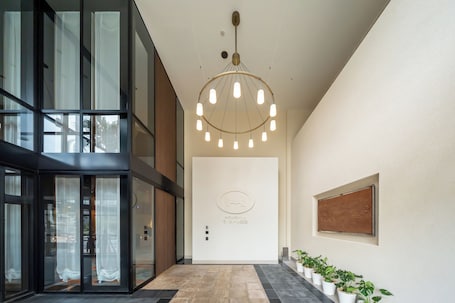 Interior entrance. Hotel Monterey La Soeur Naha