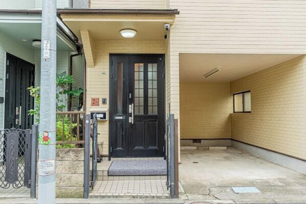 Exterior - 4-min walk/4 lines/95m2+free garage/4BR 2T 2B (Tokyo)