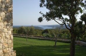 Property grounds - Villa Ana, Spacious 5 Bedroom Retreat with Access to 2 Shared Pools (Koromačno)