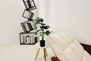 Cribs/infant beds - Five House Silom 2 Townhouse (Bangkok)