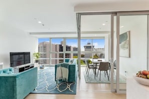 Room - Brand New! Luxe 3-Bed Apartment In Aotea Square (Auckland)