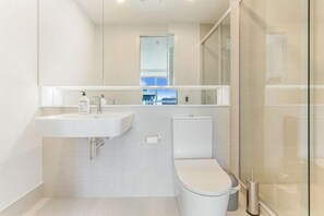 Room - Brand New! Luxe 3-Bed Apartment In Aotea Square (Auckland)