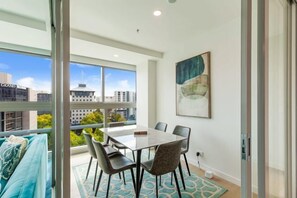 Room - Brand New! Luxe 3-Bed Apartment In Aotea Square (Auckland)