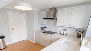 Room - Oceanside Sleeps 6 Walk to Beach & Stylish (Croyde)