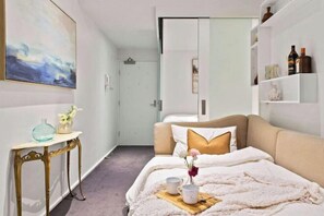 Room - A Cozy CBD Studio Near Melbourne Central (Melbourne)