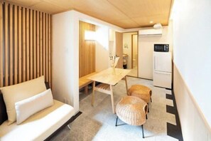 Iron/ironing board - INN Plus Hanamidou (Kyoto)