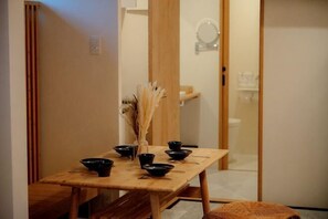 Iron/ironing board - INN Plus Hanamidou (Kyoto)