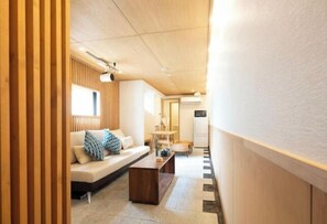 Living area - INN Plus Hanamidou (Kyoto)