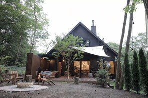 Unclassified image, 3 of 166, button - [TV] Luxury adult secret base villa 120 ㎡ Sauna, stone bath, bonfire, BBQ [Mori building] (Miyota)