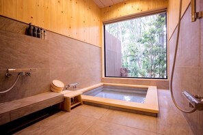 Unclassified image, 5 of 166, button - [TV] Luxury adult secret base villa 120 ㎡ Sauna, stone bath, bonfire, BBQ [Mori building] (Miyota)
