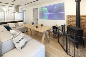 Unclassified image, 4 of 166, button - [TV] Luxury adult secret base villa 120 ㎡ Sauna, stone bath, bonfire, BBQ [Mori building] (Miyota)