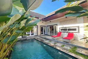 Unclassified image, 4 of 20, button - Enno Villa Sanur (Bali)